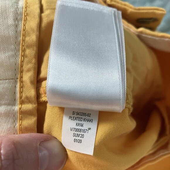 Gap Pleated Khaki Shorts Womens 16 Yellow Cotton Preppy - Picture 7 of 12